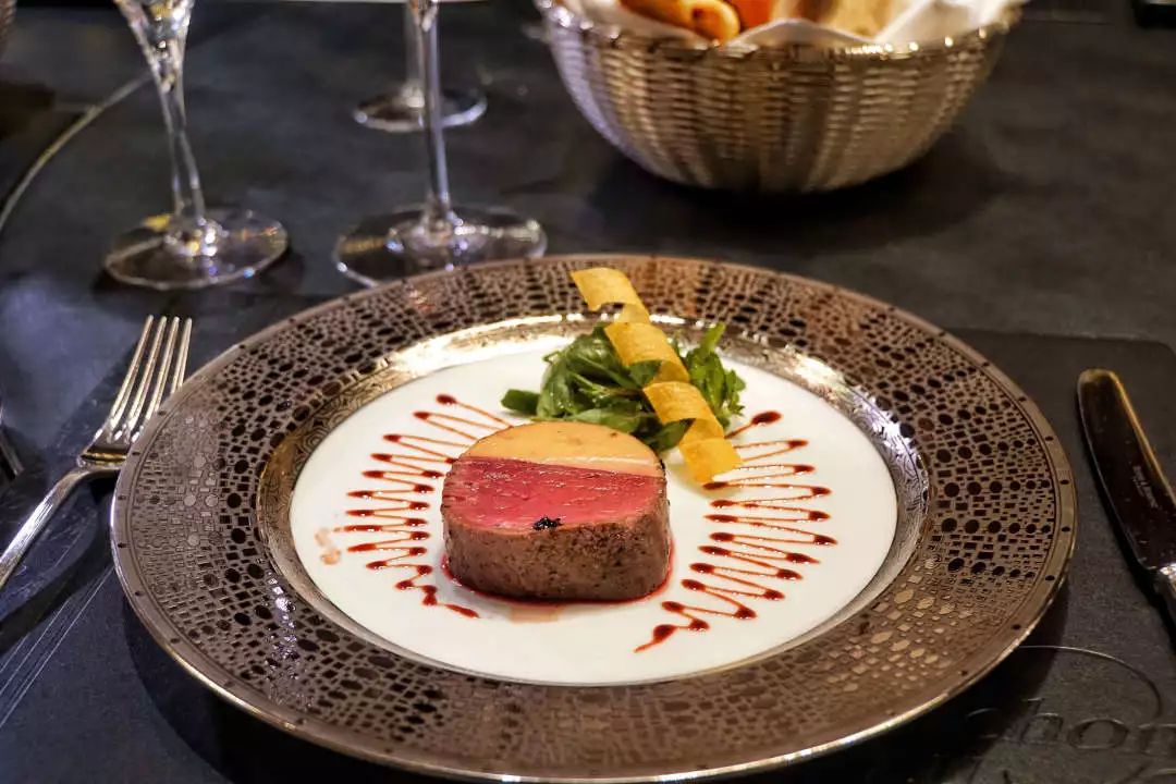 奚梦瑶戛纳酒店,奚梦瑶凯悦酒店