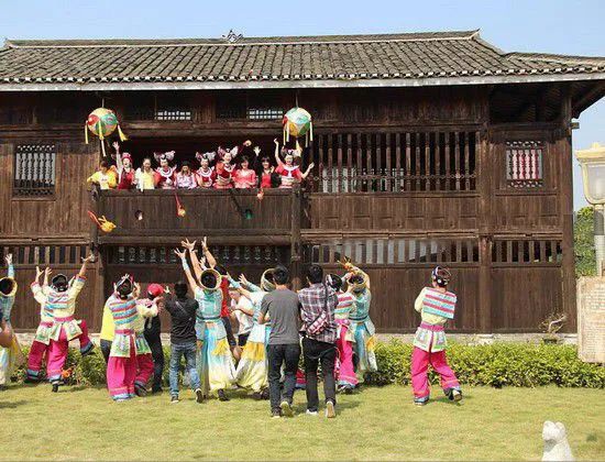 壮族三月三独有的仪式感壮乡风情,向外国人介绍广西壮族三月三民俗