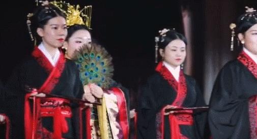 中式婚礼火了好多人观看,火遍全球的中式婚礼