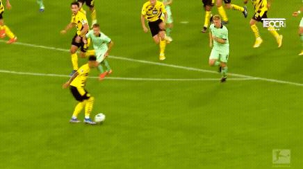 足球比赛场的规则和结构,足球比赛的十个规则