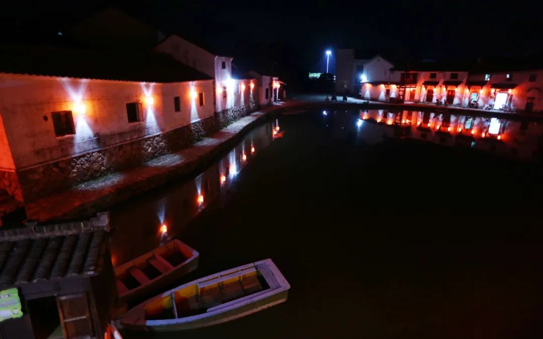 夜新叶，新叶夜，夜夜夜夜夜！唱吧醉仙居，探秘奶茶吧，茶憩戏曲馆，漫步烟花巷……每周六晚