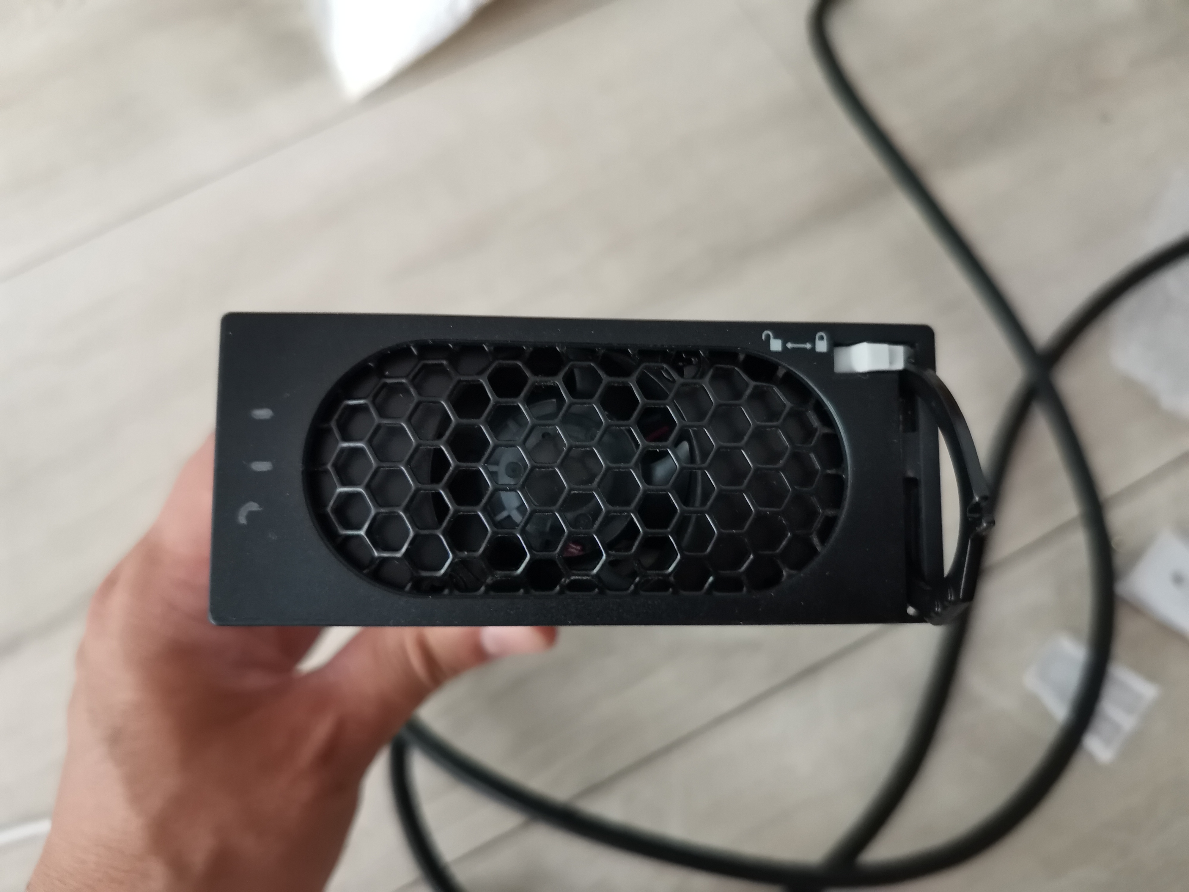 磷酸铁锂做三轮车电池,给电动三轮做一个磷酸铁锂电池