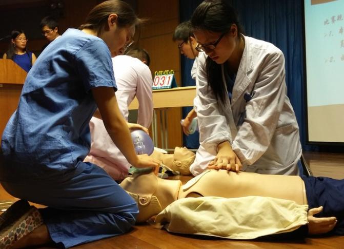 专科医学生毕业后的出路在哪,医学专科的毕业生就业前景