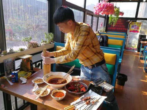 众志成城战疫情爱心捐款显真情,众志成城战疫情凝聚力量守家园