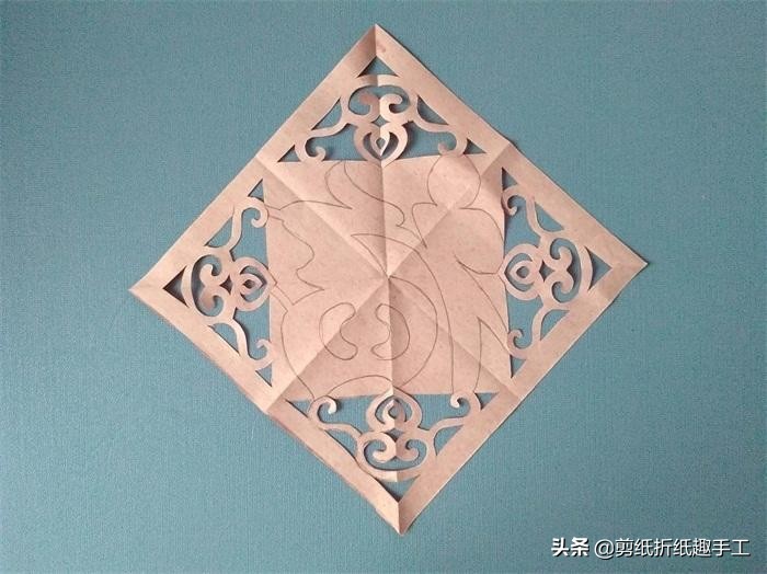 福字的由来过年为什么要贴福字,过年时倒着贴福字的寓意