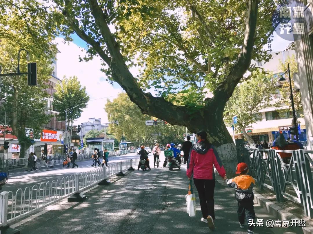 南京顶流商业,顶流商圈是什么