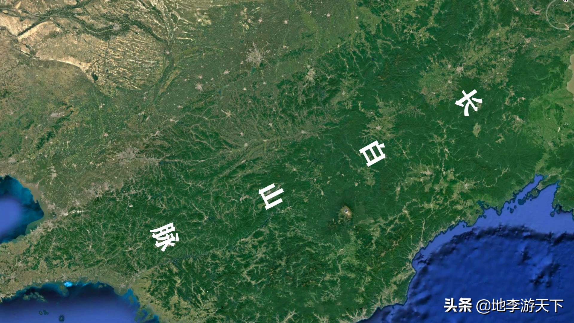 卫星地图看神秘的长白山,卫星地图中的长白山
