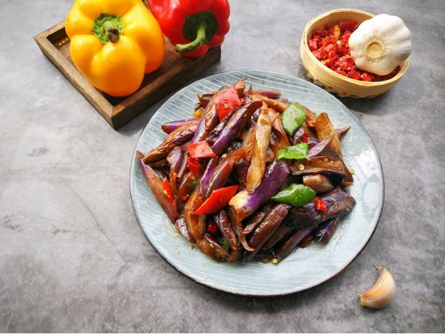 茄子里发黑怎么补救,茄子为啥煮了发黑