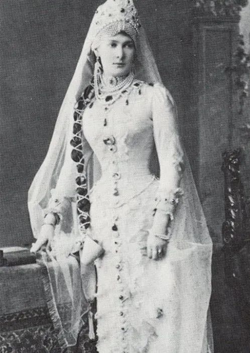 身家上亿的她，做了一辈子“公主梦”，最后人财两空