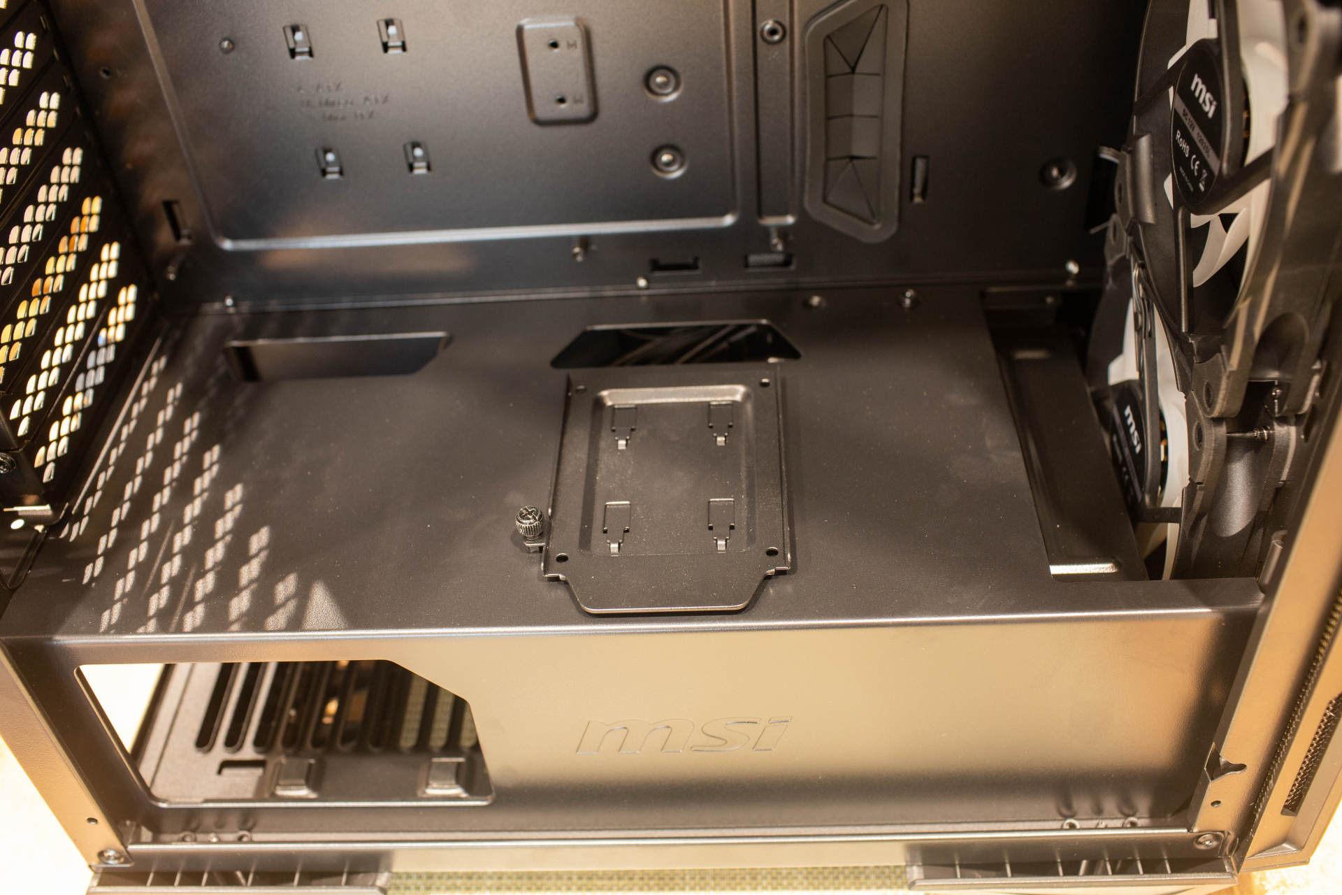 微星氪金枪二代可以装风冷吗,微星氪金枪机箱前面可以拆吗