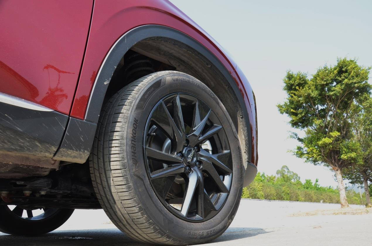 销冠再升级试驾2.0t四驱版哈弗h6,国民神车哈弗h6体验