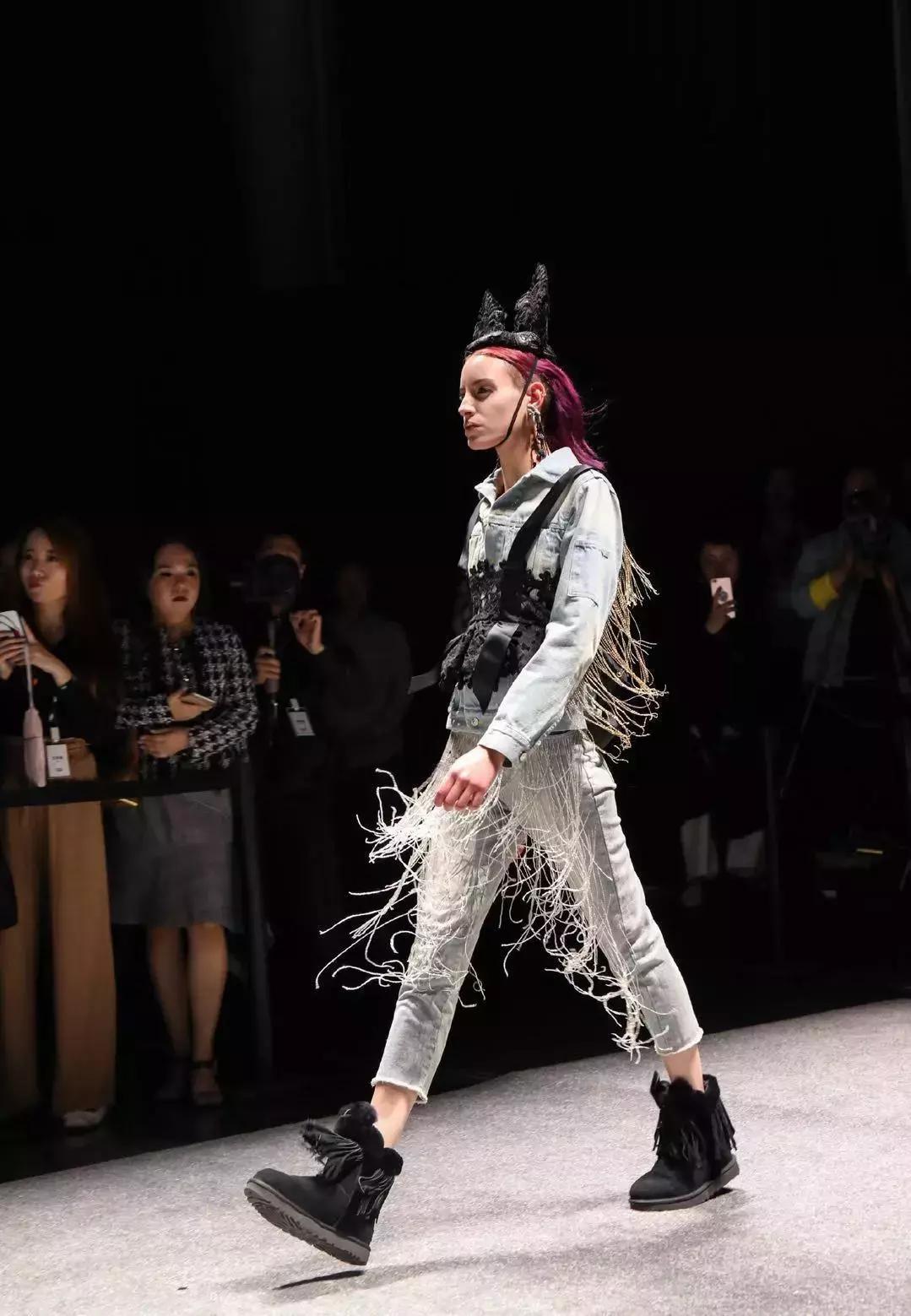 雪地靴怎么穿好看,雪地靴搭配技巧和方法