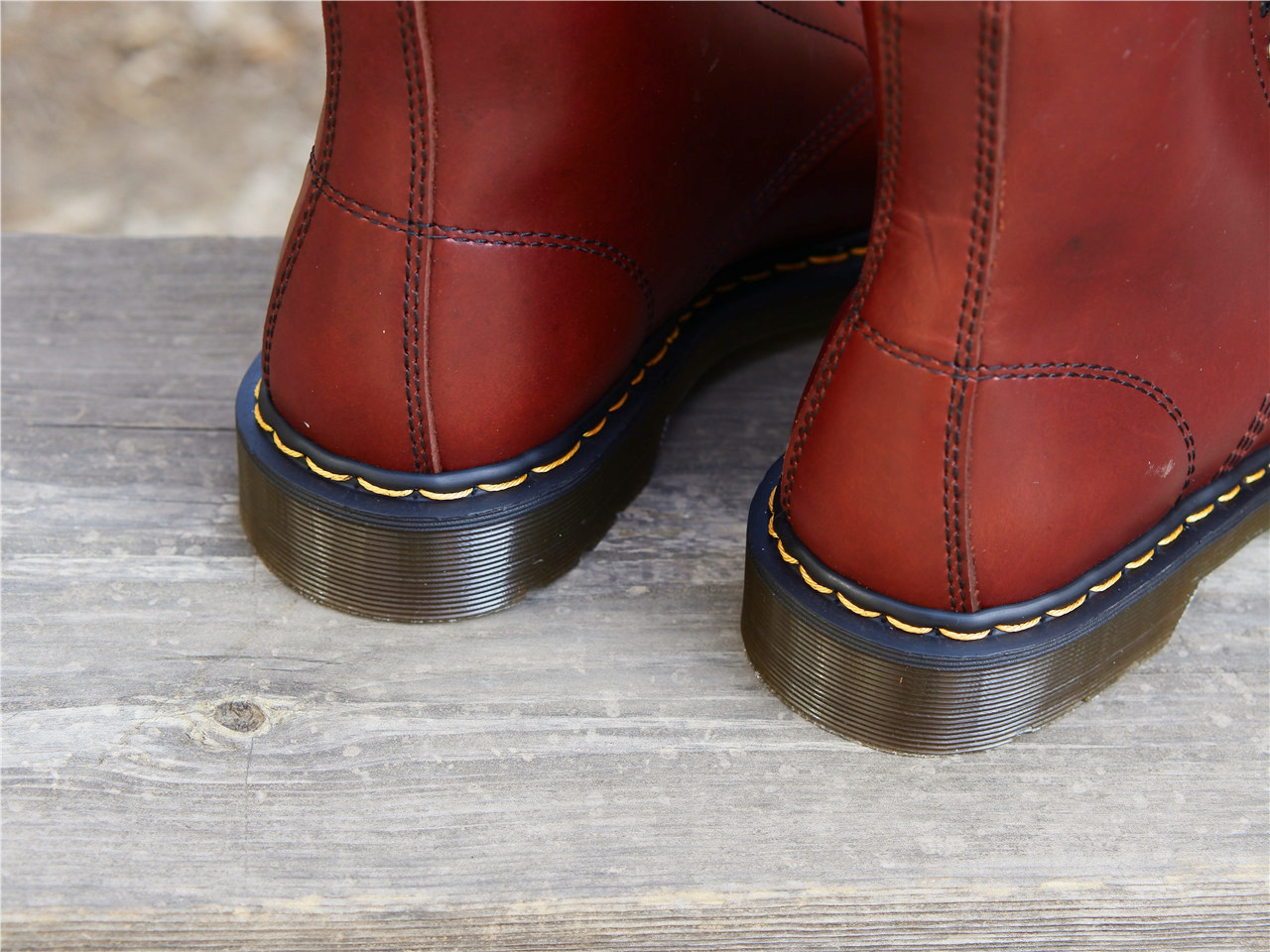 冬季马丁靴酷帅穿搭,新款口袋马丁靴简单大气舒适百搭