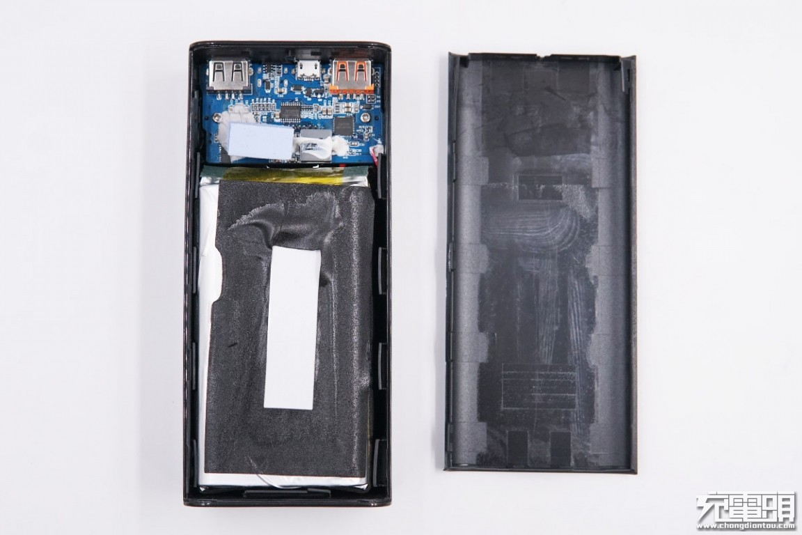 倍思30w超级硅充电器拆解,倍思65w移动电源拆解