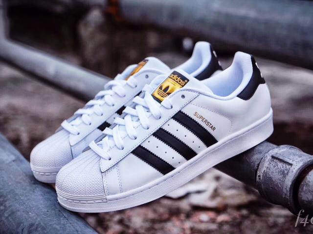 耐克和阿迪品牌定位和发展策略,耐克和阿迪的技术