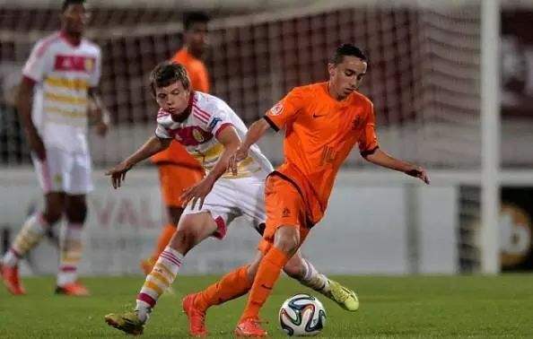 无情！豪门小将昏迷三年奇迹苏醒俱乐部立即送上解约通知