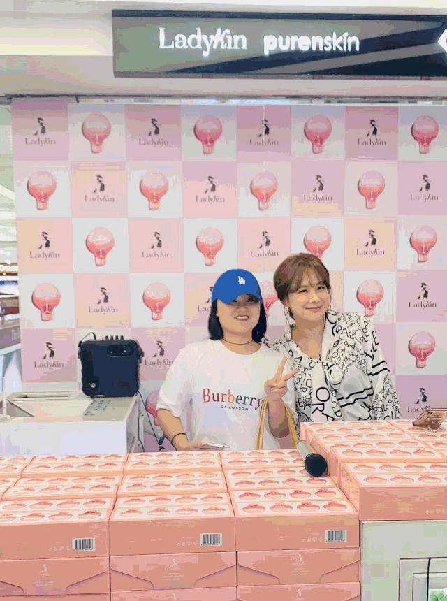 70后女星李小冉,李小冉70年代