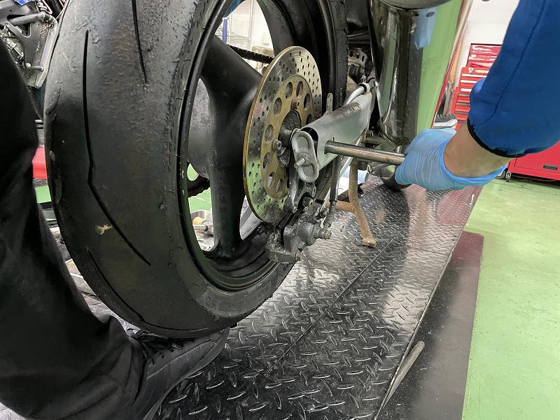 摩托车前链条改16齿,摩托车换牙盘链条教程