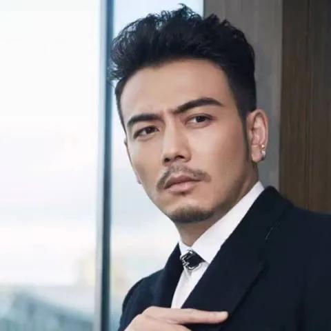 天生“花心脸”，痞帅不油腻，这6位自带坏男生魅力，不耍帅也酷