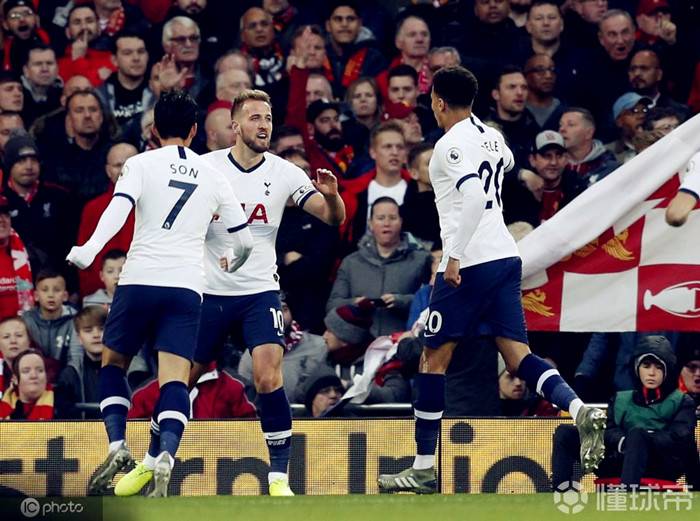 哈里凯恩算不算第一中锋,哈里凯恩大器晚成