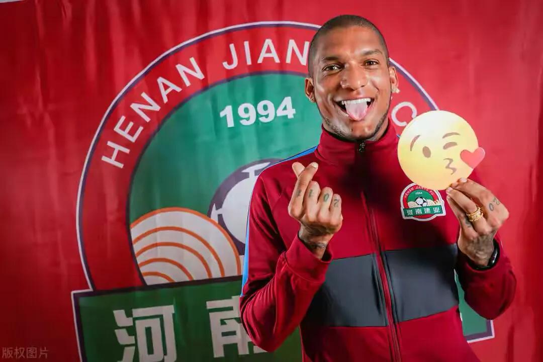 河南建业球员定妆照！你说中不中？