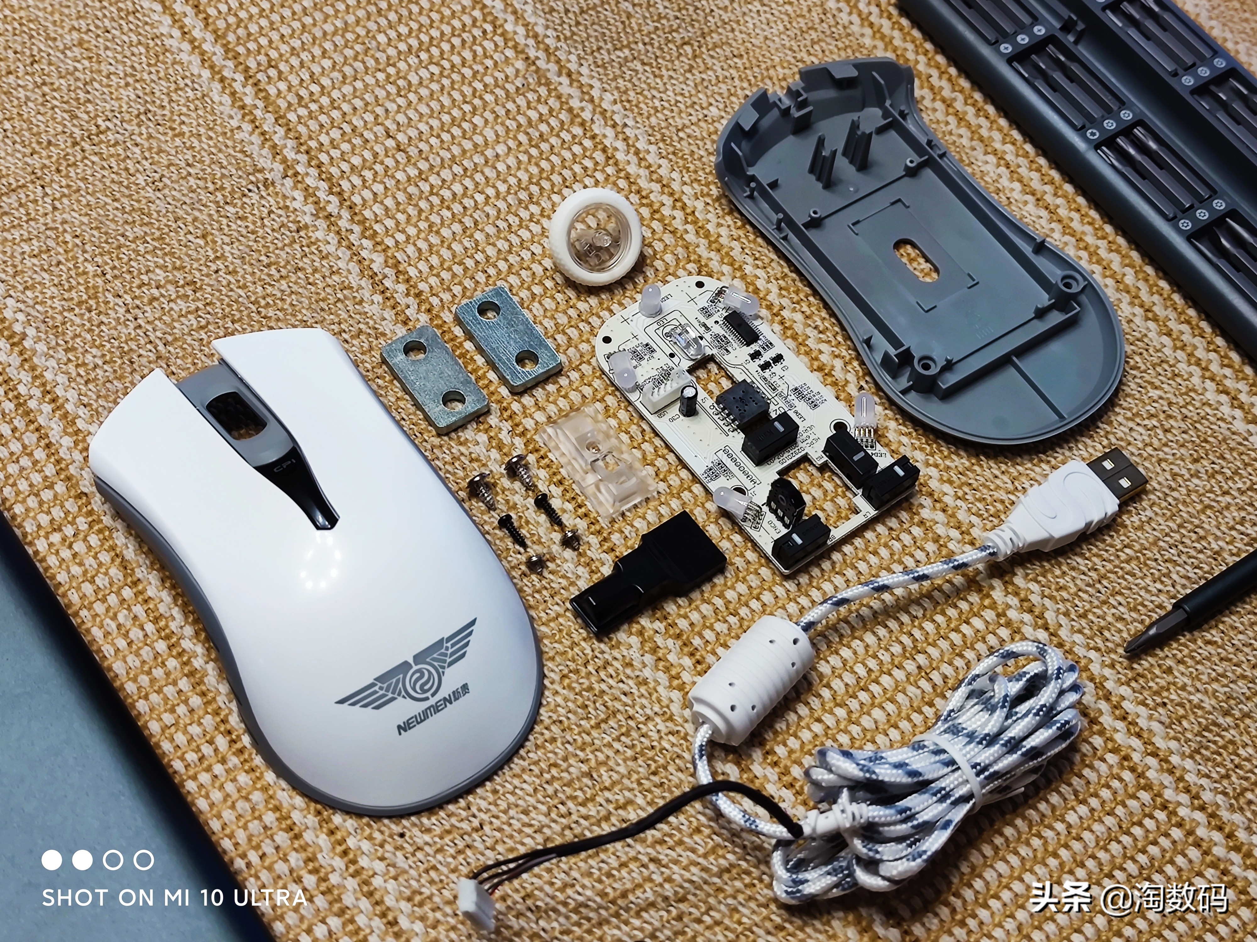 欧姆龙鼠标微动开关盖子如何拆,欧姆龙蓝点微动鼠标