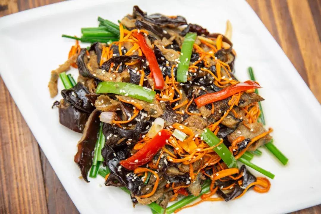 鍚嶉棬椋熷爞,闅愯棌鍦ㄤ竴鐗囧巶鍖轰箣涓殑楗爞