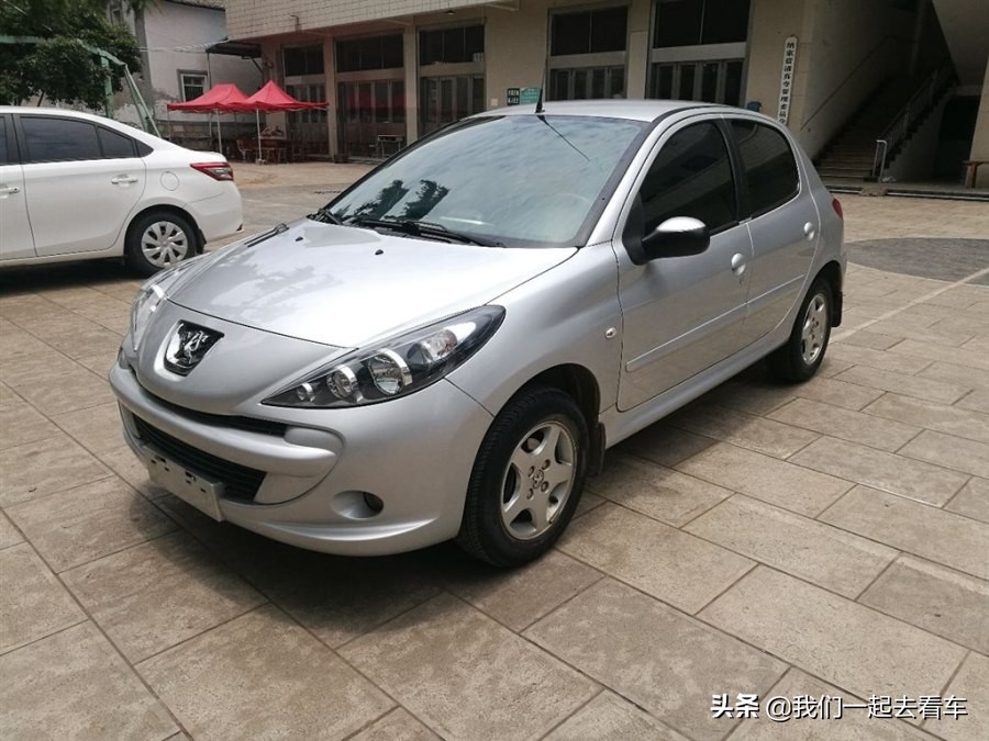 2.5万多能买到年份最近的车,2.5万多买什么二手车