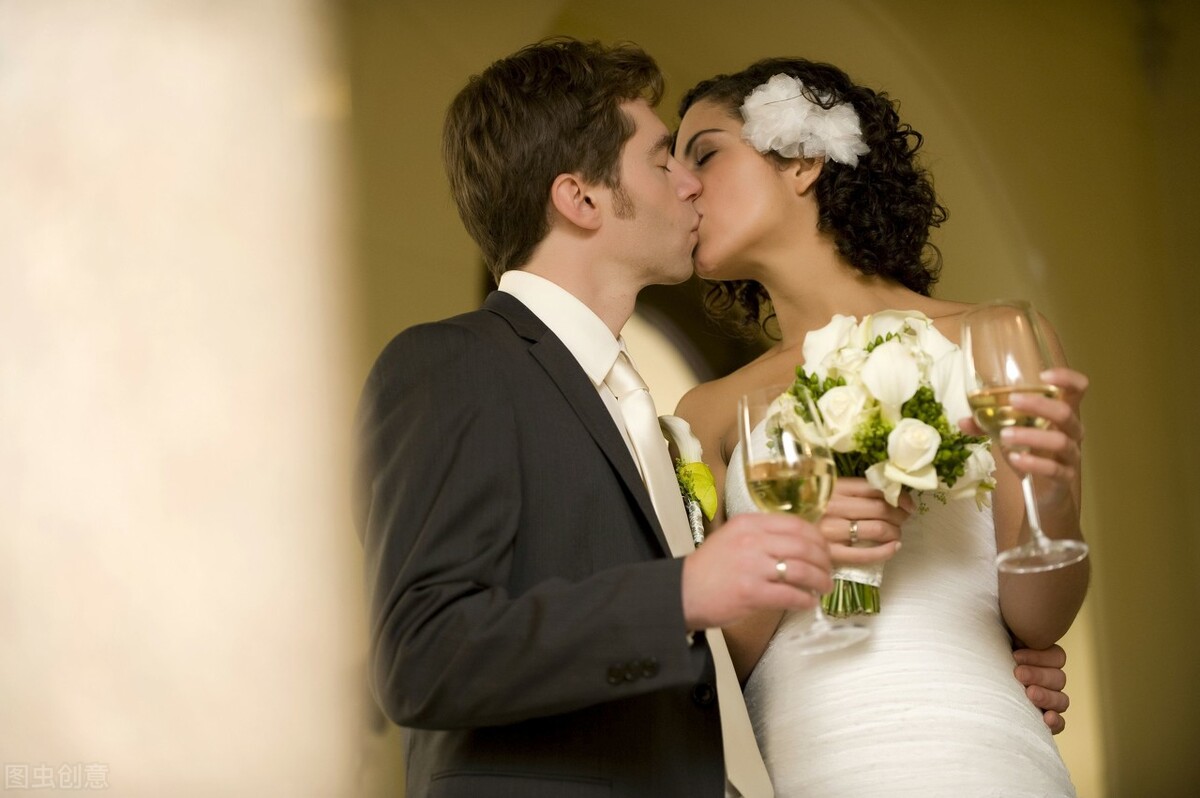 年轻人没钱就没资格娶老婆吗？金钱并不是结婚的绝对资格