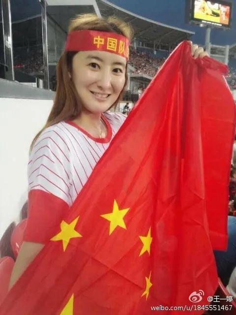 「早晚要认识」帅气逼人的国脚杨旭和他美艳女主持太太