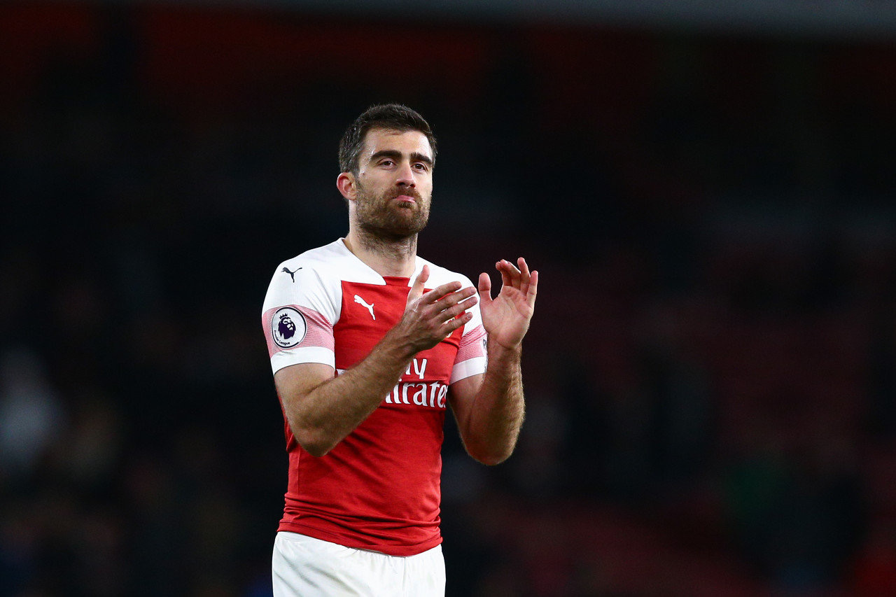 阿森纳低级别引进边后卫,阿森纳中卫6号