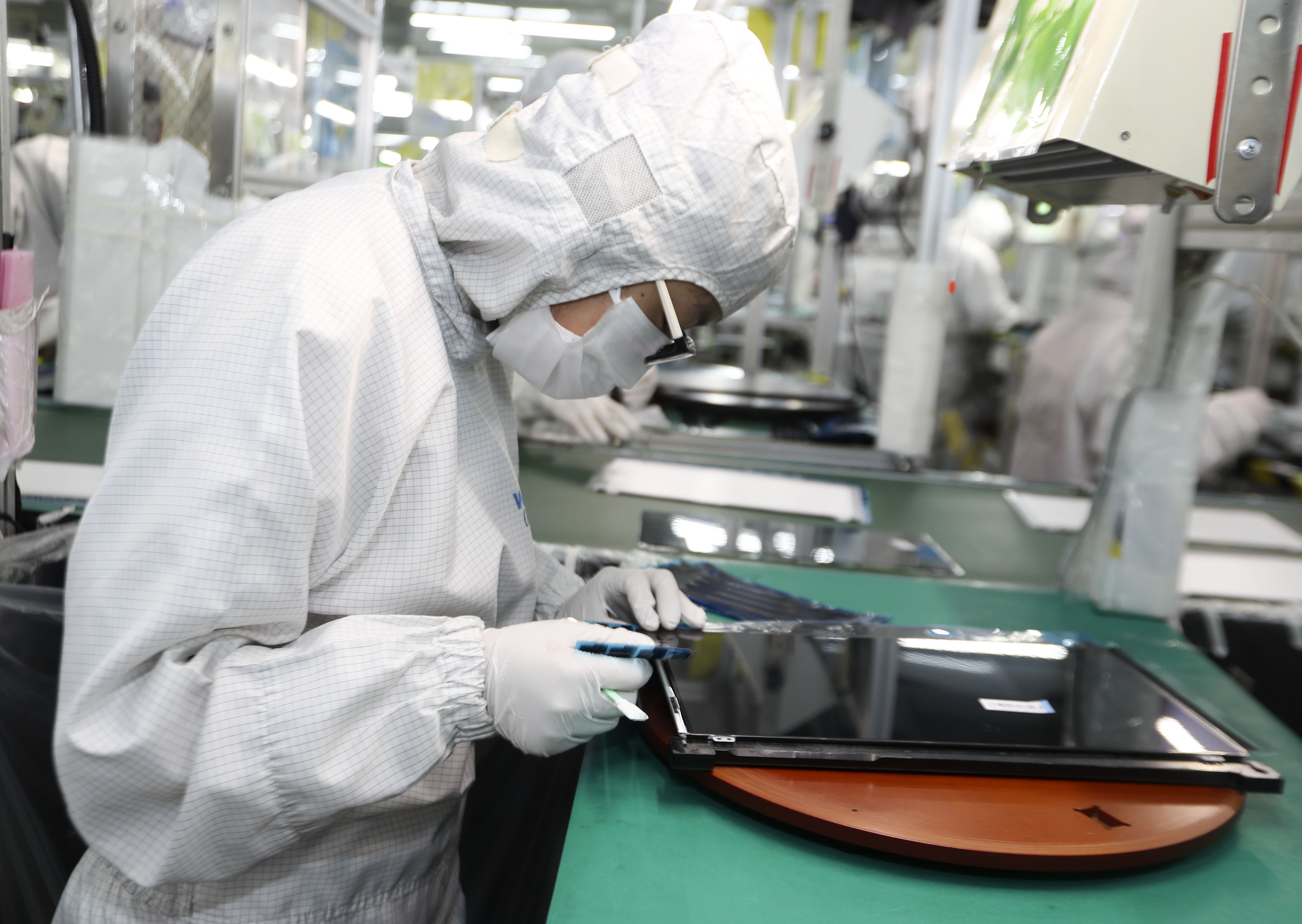 京东方显示屏发展过程,京东方14年烧光3000亿