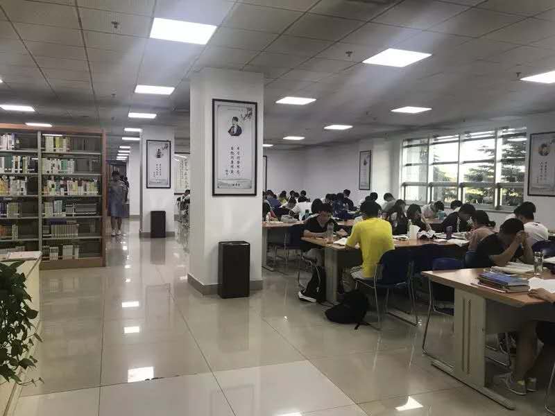 陕西最美大学之一!宿舍空调豪华配置,游泳馆、商业街一应俱全!