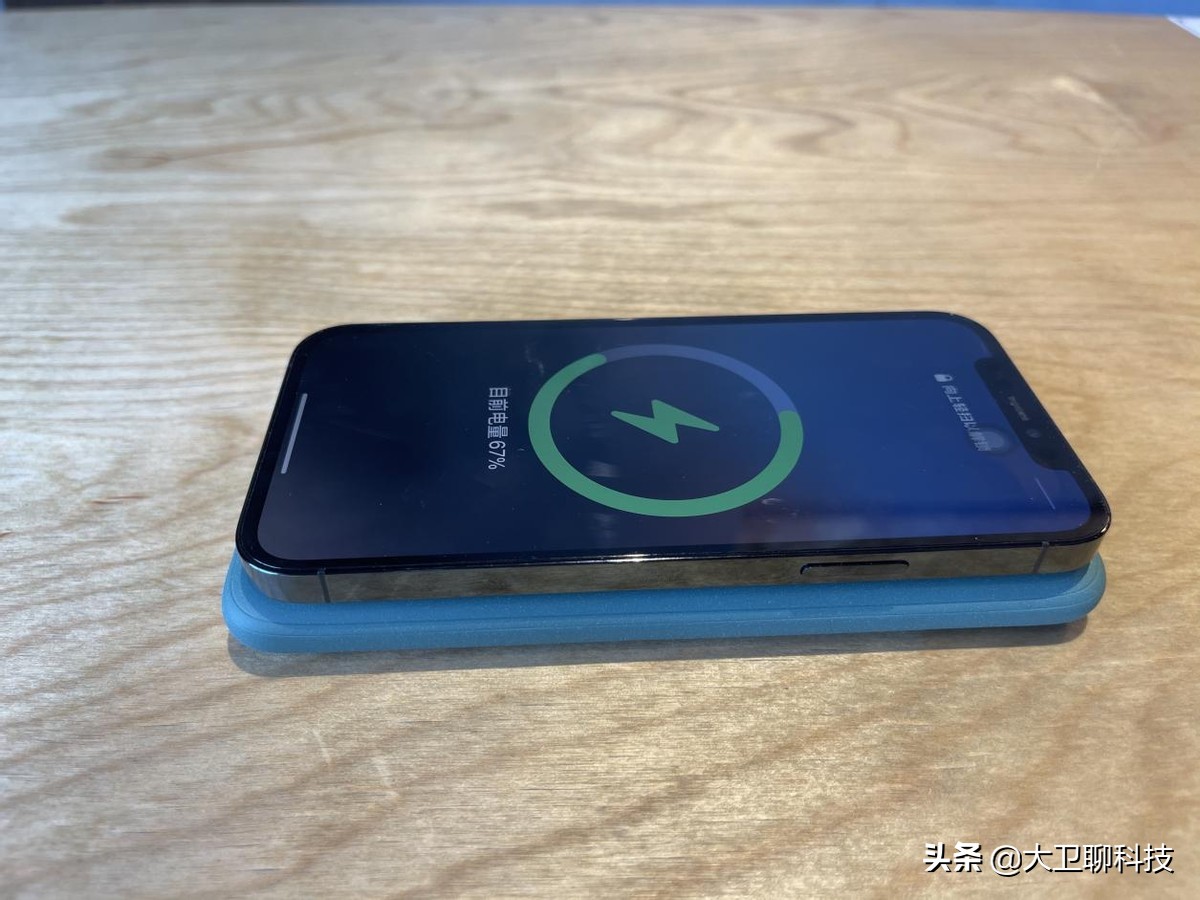 实测麦多多磁吸充电宝,苹果11可以用麦多多磁吸充电宝