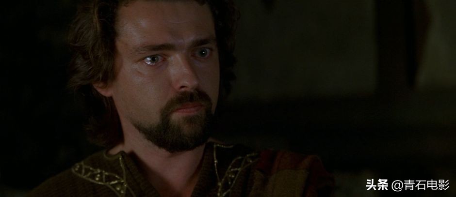 血与光交织的战争史诗，女神苏菲玛索盛世美颜，豆瓣评分高达8.9