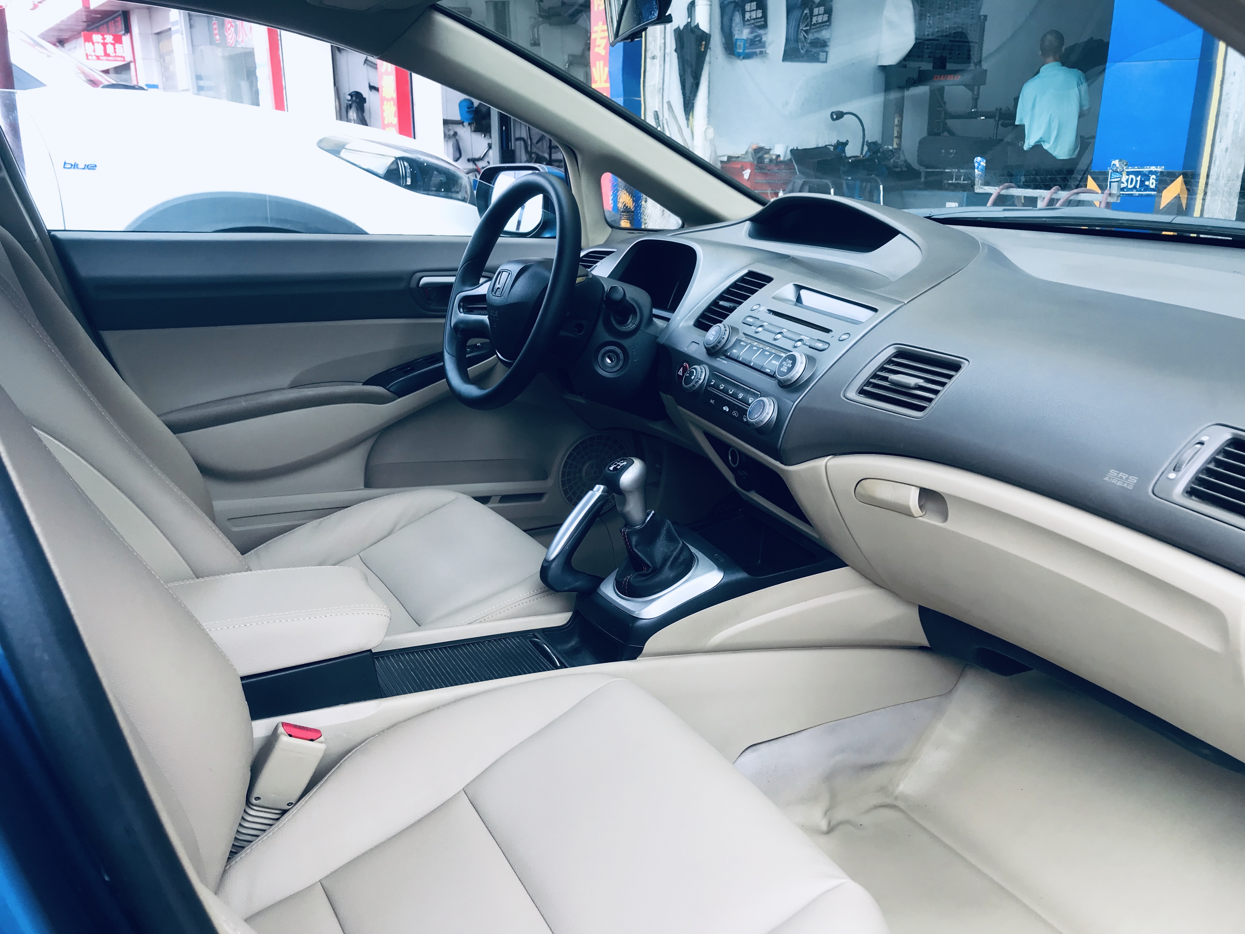 一失手买个大众赔了1万多。。。。伤透了心