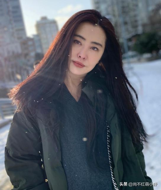 王祖贤私服穿搭,王祖贤的衣品