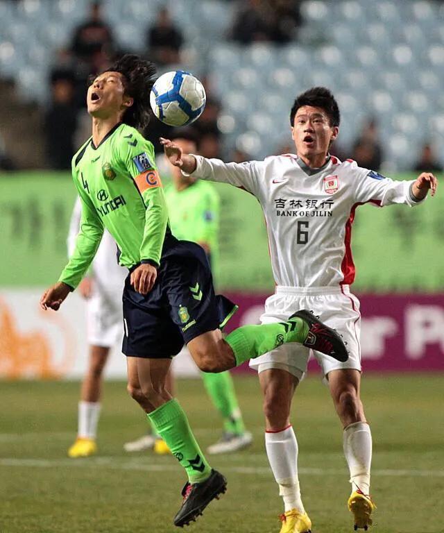 致敬老将！38岁前国脚成球队大腿，带队冲超，妻子是朝鲜族空姐