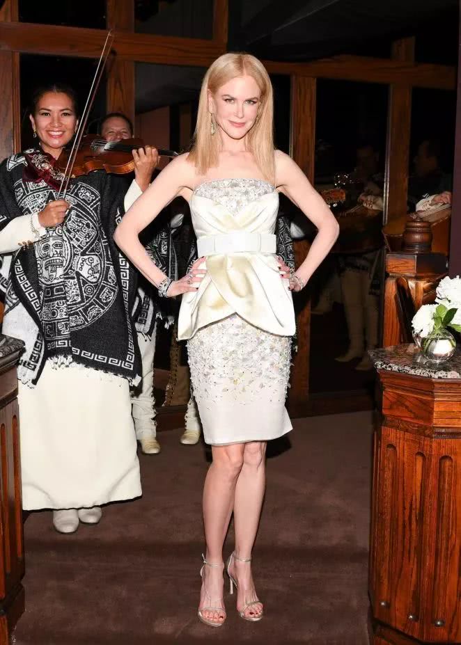 杨幂和肯豆现在的照片,杨幂与肯豆穿的高跟鞋