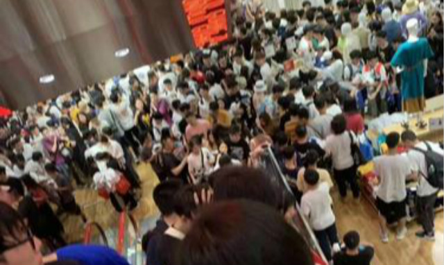 优衣库疯抢t恤,优衣库疯狂抢购