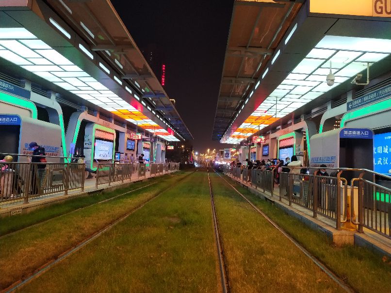 光谷上班的打工人,光谷软件园加班