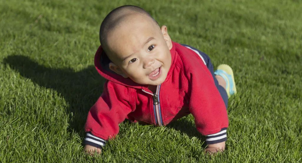 宝宝半岁有什么讲究,一岁半宝宝有什么特征和表现