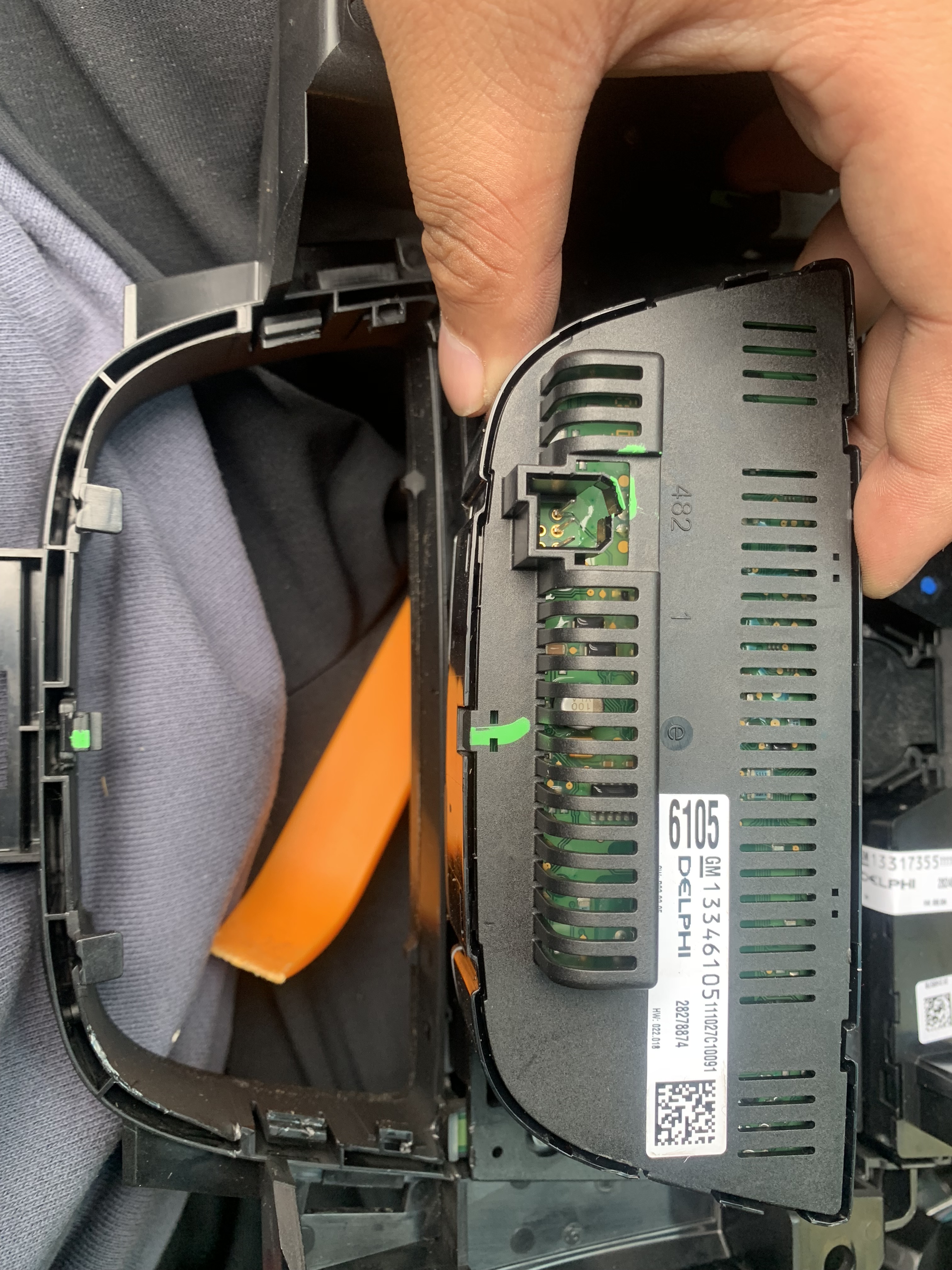 自己动手更换别克英朗挡把,别克英朗改装横屏导航