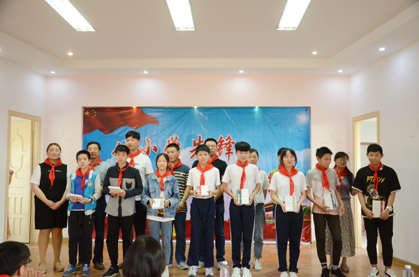 从小学先锋长大做先锋事迹,从小学先锋长大做先锋人物