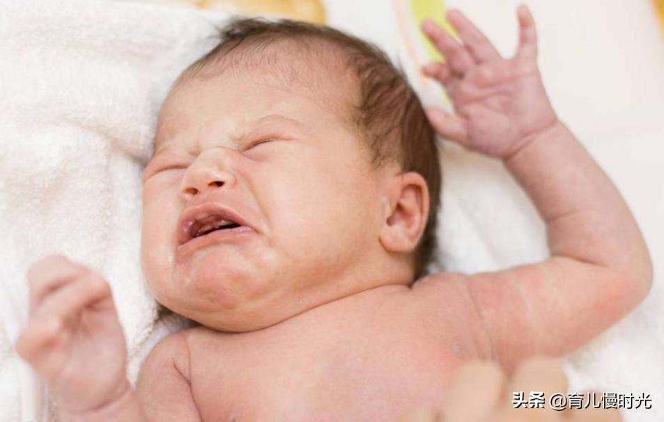 月嫂走后宝宝哭闹不睡觉怎么回事,月嫂一走就哭怎么回事