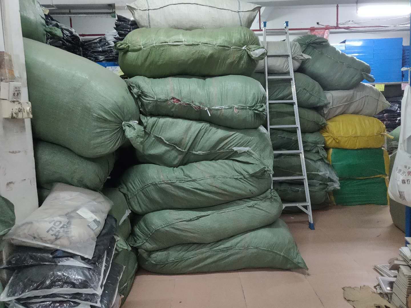 服装行业淡季现状,服装行业都不容易搬砖吗