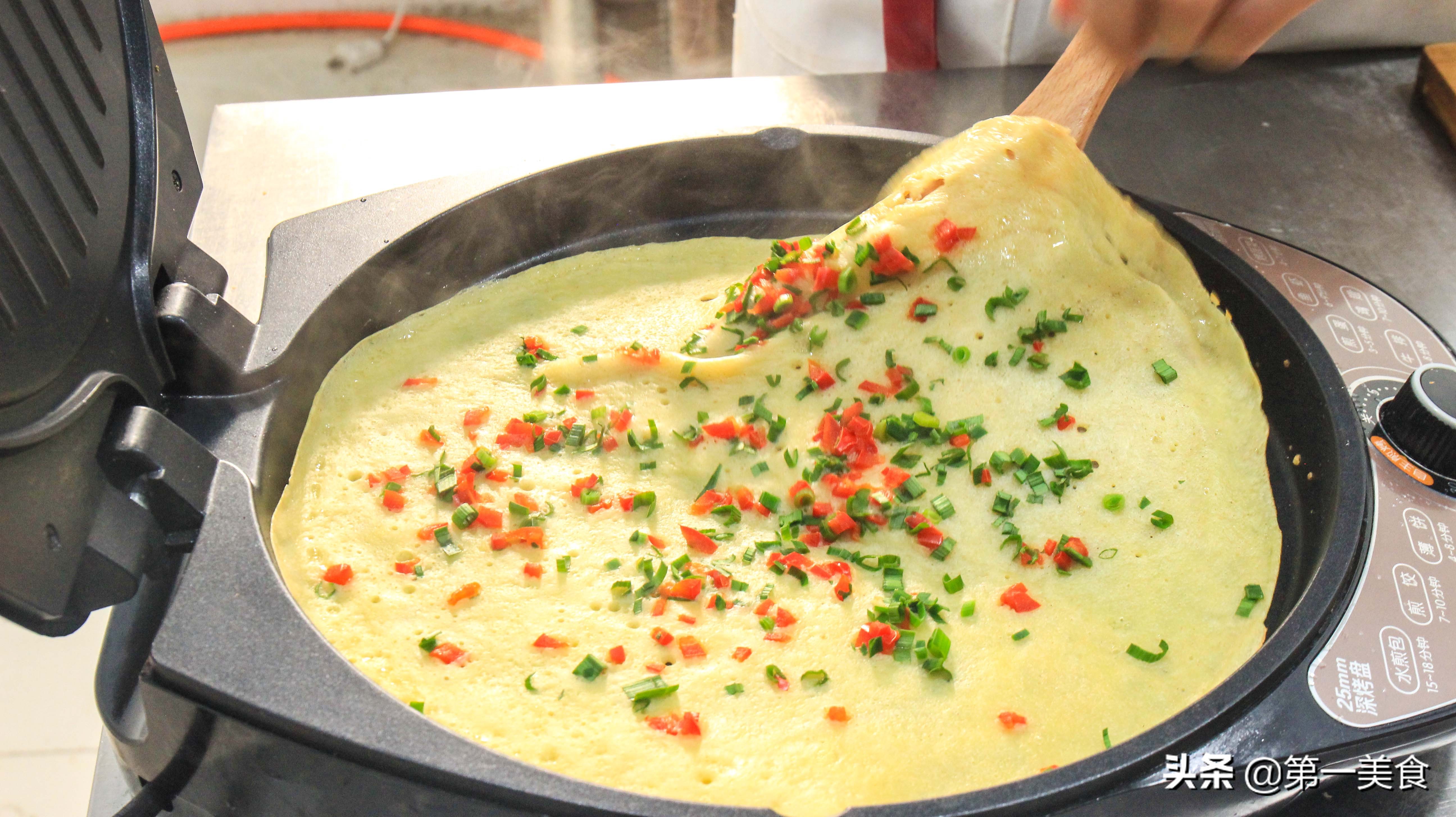 煎饼怎么做好吃面糊配方,家常煎饼面糊的做法和配方