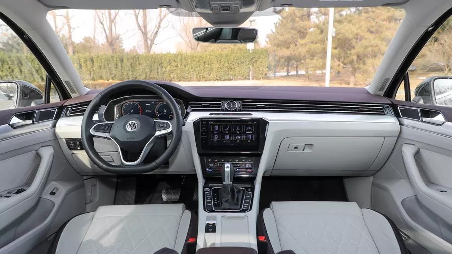 迈腾330和雅阁1.5t哪一个值得购买,新车上市迈腾限时优惠2.50万