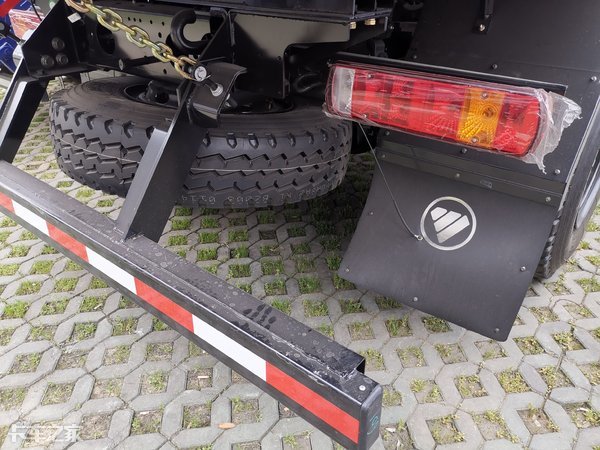 福田瑞沃es5渣土自卸车,合法装载2吨的轻卡