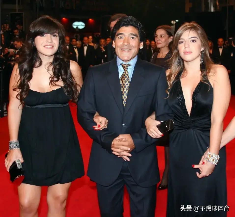 晚节不保?一代球王脱裤热舞+酗酒,女儿:考虑向法官揭发事实